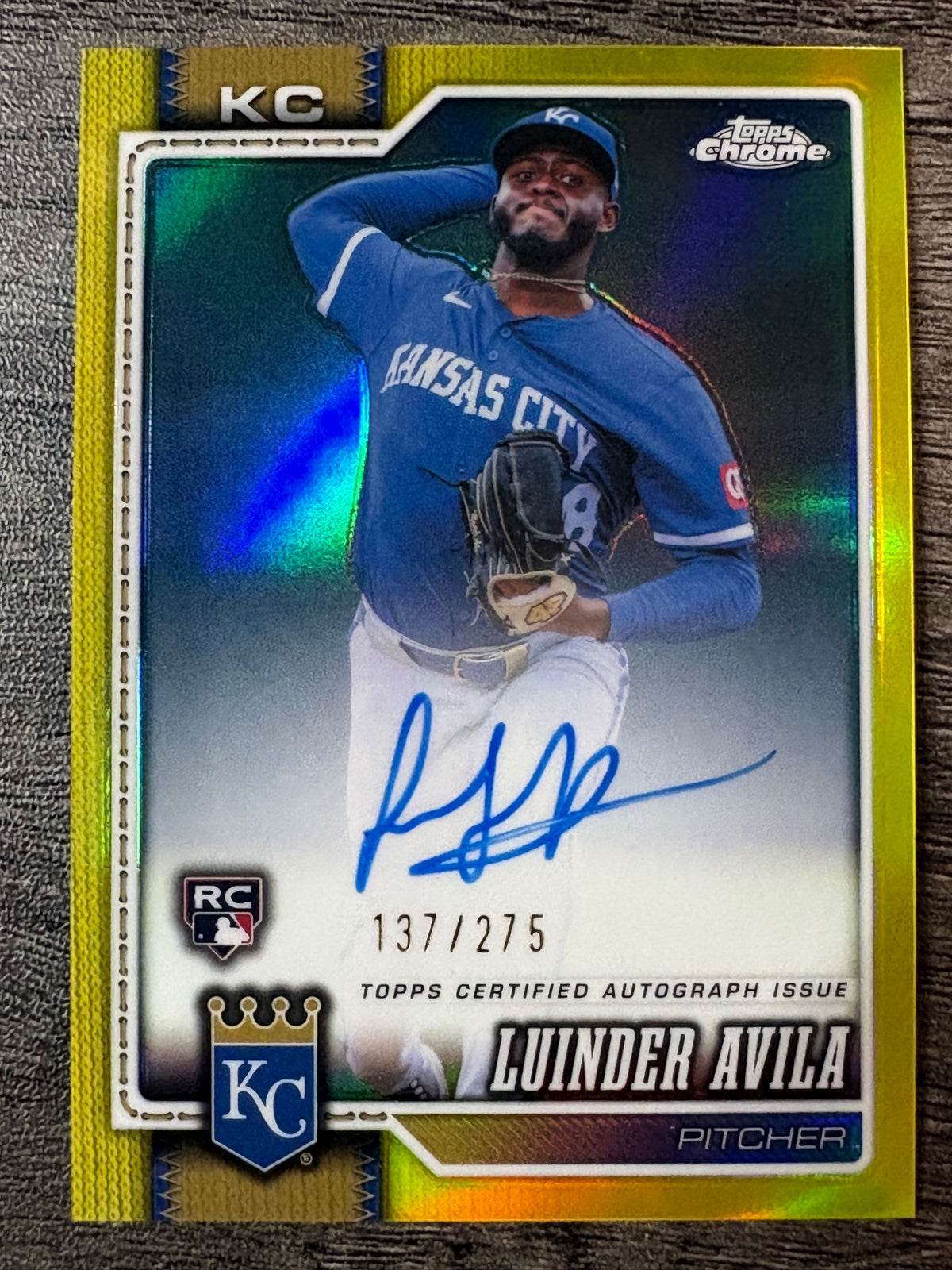 2026 Topps Chrome #RA-LAV Luinder Avila Rookie Autographs Yellow Refractors /275