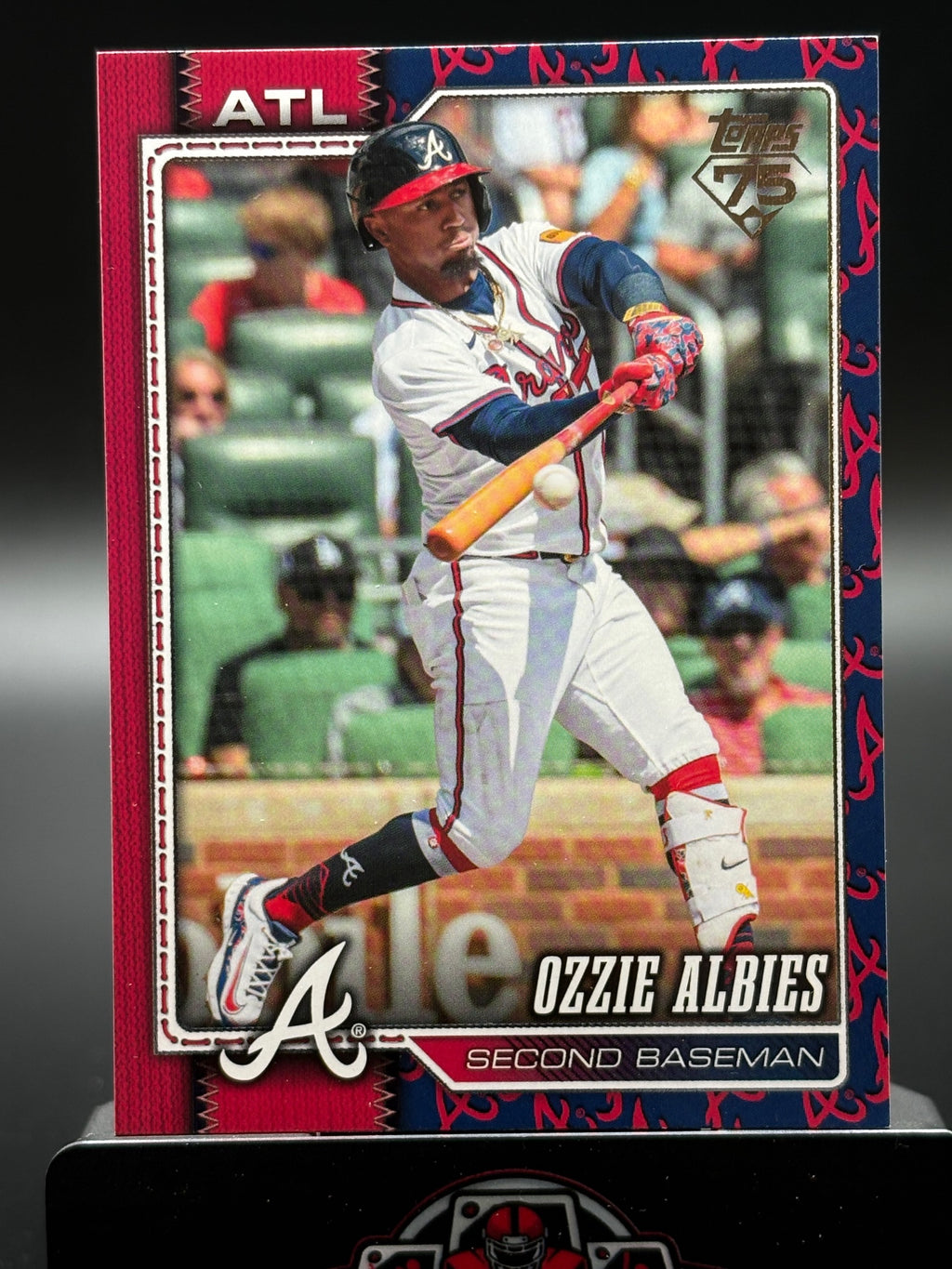 2026 Topps #568 Ozzie Albies Team Color Border